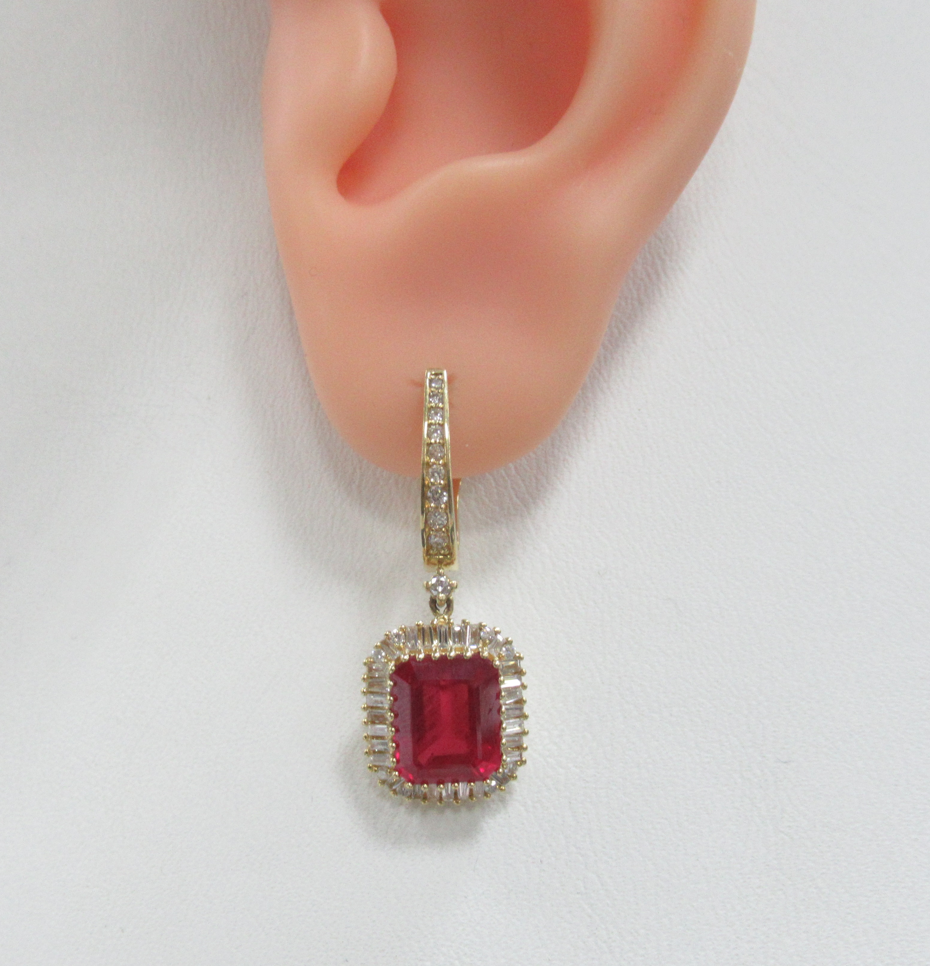 Серьги из желтого золота с рубинами